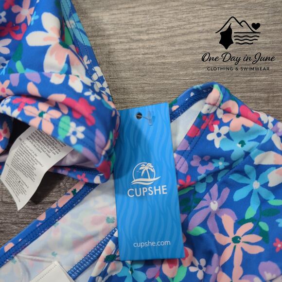 Cupshe Ruffle Shoulder Floral Bikini Swimsuit Size M - Picture 4 of 6